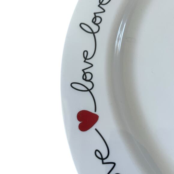 Cupcakes & Cashmere Red Hearts Love Border Disposable 10.25" Dinner Plates 12pc - Picture 10 of 10